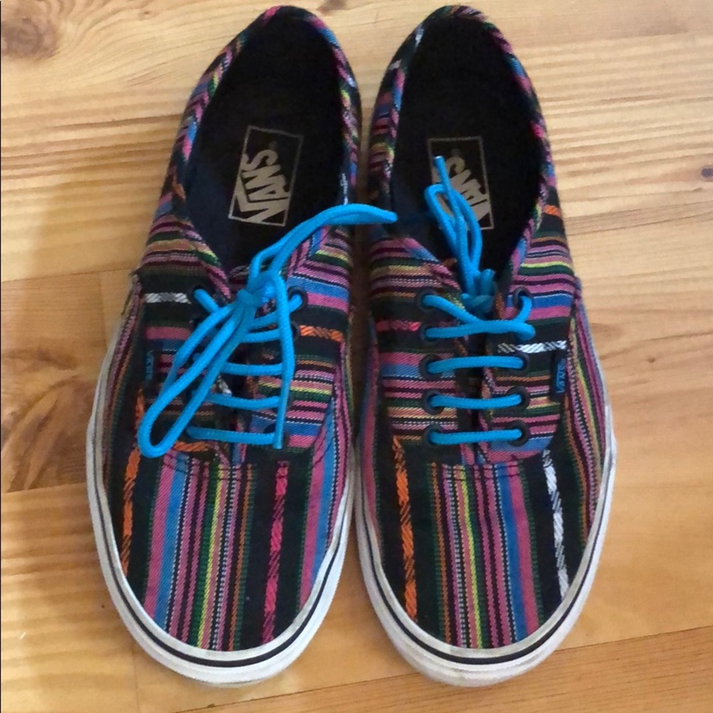 Vans in EUC, rare Central American print